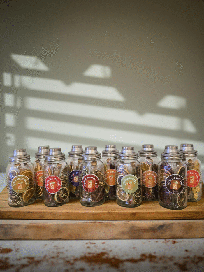 London Cosmopolitan Cocktail Shaker Kit - Image 13